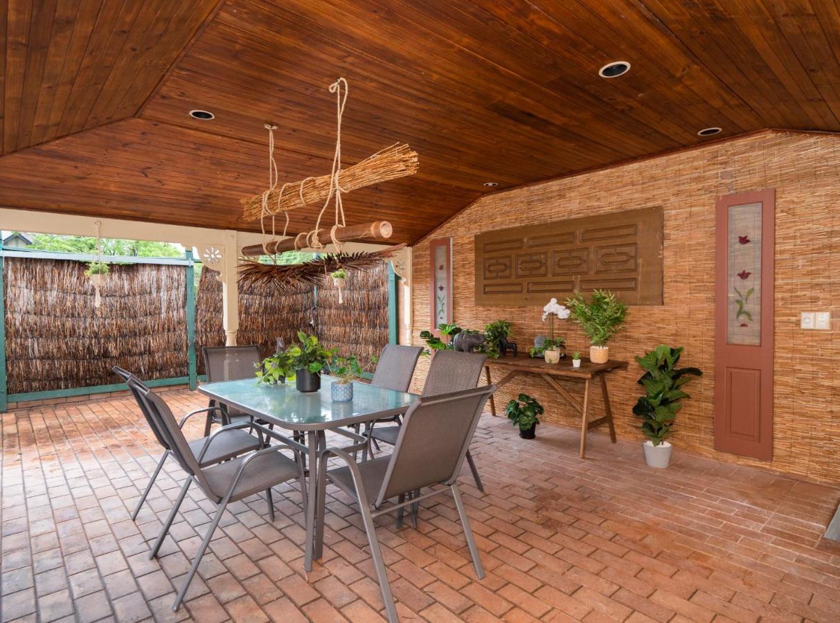Quiet Private Studio In Strathfield With Kitchenette And Private Bathroom 3Min To Station Sleeps 6 Sydney Esterno foto