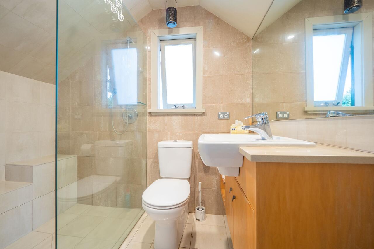 Quiet Private Studio In Strathfield With Kitchenette And Private Bathroom 3Min To Station Sleeps 6 Sydney Esterno foto