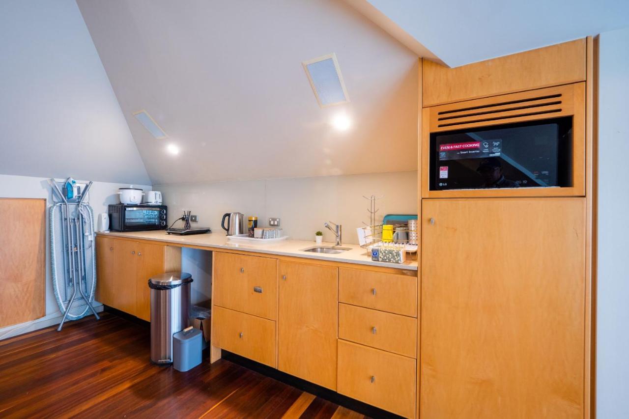Quiet Private Studio In Strathfield With Kitchenette And Private Bathroom 3Min To Station Sleeps 6 Sydney Esterno foto